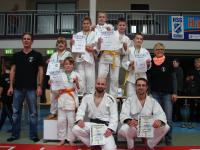 2013-09-22 Unsere Bezirksmeister und Platzierten AK U11 & Männer - V.l.n.r.: Trainer J. Wetzig, Sarah Lorenz, Morris Damm, Lukas Töpfer, Robert Becke, Martin Laub, Tim Schmidt, Dominik Biendara, Christian Schöne, Trainerin K. Teuchert. Es fehlt: Julius Enge.