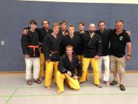 Männermannschaft des Döbelner SC am 29.05.2016 in Kamenz - Neu: Die "Kriegerkleidung" der jungen Kämpfer 