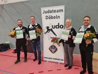 Ehrung im Rahmen der LMM 2022: Jens Abel JVS Ehrennadel Gold, Katja Teuchert und Jens Teuchert JVS Ehrennadel Silber und Jens Wetzig 2. Dan