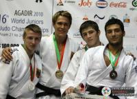 2010-10-22 Siegerehrung Weltmeisterschaften U20 mit WIECZERZAK, Alexander (GER) & CONRAD, Hannes (GER) [Photo von : IJF/ Tamas Zahonyi - Sabau Gabriela]